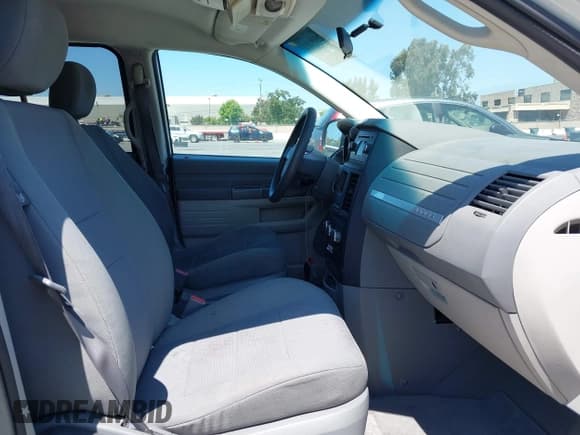 ✅ 2009 Dodge Grand Caravan SE • VIN: 1D8HN44E49B506757 • Lot: 42605492. Listed on IAAI with 204,668 mi. Free auction sales archive from the USA and detailed vehicle history report at DreamBid. Image 5.
