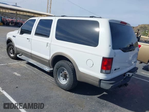 ✅ 2001 Ford Excursion Limited • VIN: 1FMNU42S71EB51742 • Lot: 41671340. Listed on IAAI with 209,606 mi. Free auction sales archive from the USA and detailed vehicle history report at DreamBid. Image 3.