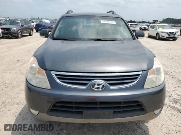 2012 Hyundai Veracruz Limited z VIN KM8NU4CC8CU199721, wystawiony jako Copart lot #56416174 z przebiegiem 225 732 mil mil oraz Czysty tytuł • Clean title. Historia ofert i sprzedaży dostępna na DreamBid. Obrazek 5.