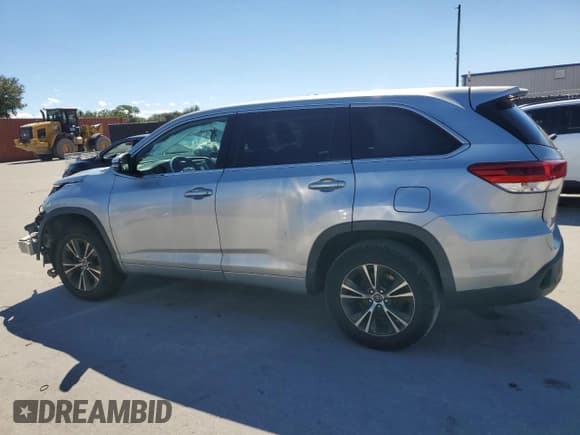 ✅ 2018 Toyota Highlander LE • VIN: 5TDZZRFH9JS238765 • Лот: 86606025. Опубликован ранее на Copart с пробегом 193 857 миль. Бесплатный доступ к архиву аукционных продаж из США и подробный отчёт об истории автомобиля на DreamBid. Изображение 2.