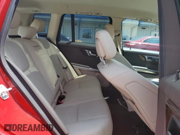 ✅ 2015 Mercedes-Benz GLK 250 • VIN: WDCGG0EB4FG345398 • Lot: 69435305. Wystawiony na Copart z przebiegiem 122 576 mil. Bezpłatny archiwum sprzedaży aukcyjnych z USA i szczegółowy raport historii pojazdu na DreamBid. Zdjęcie 11.