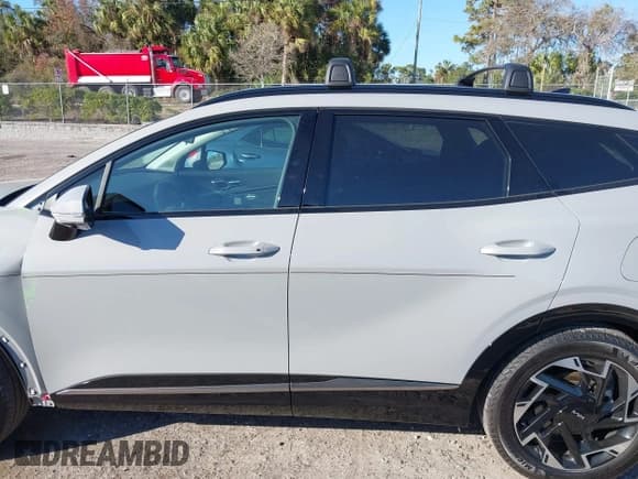 ✅ 2025 Kia Sportage SX-Prestige • VIN: 5XYK53DF2SG246622 • Lot: 41555512. Wystawiony na IAAI z przebiegiem 9 855 mil. Bezpłatny archiwum sprzedaży aukcyjnych z USA i szczegółowy raport historii pojazdu na DreamBid. Zdjęcie 15.