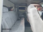 ✅ 2000 Chevrolet Silverado 1500 LS • VIN: 2GCEC19T3Y1349394 • Lot: 43514803. Wystawiony na IAAI z przebiegiem 320 723 mil. Bezpłatny archiwum sprzedaży aukcyjnych z USA i szczegółowy raport historii pojazdu na DreamBid. Zdjęcie 8.