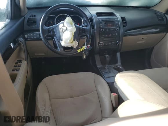 ✅ 2012 Kia Sorento EX • VIN: 5XYKUCA61CG247365 • Lot: 44163095. Listed on Copart with 158,871 mi. Free auction sales archive from the USA and detailed vehicle history report at DreamBid. Image 8.