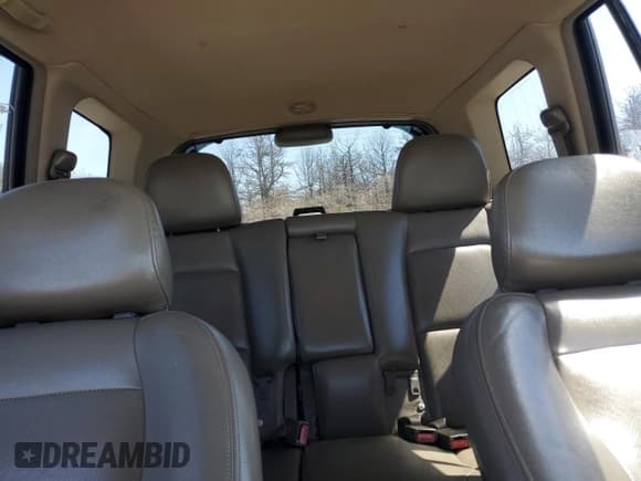 ✅ 2004 Hyundai Santa Fe GLS • VIN: KM8SC13E54U700457 • Lot: 53755855. Listed on Copart with 101,565 mi. Free auction sales archive from the USA and detailed vehicle history report at DreamBid. Image 10.