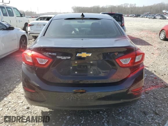 ✅ 2018 Chevrolet Cruze LS • VIN: 1G1BC5SM8J7240508 • Лот: 41692483. Опубликован ранее на Copart с пробегом 93 437 миль. Бесплатный доступ к архиву аукционных продаж из США и подробный отчёт об истории автомобиля на DreamBid. Изображение 6.