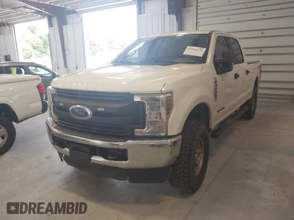 ✅ 2019 Ford F-250 XL • VIN: 1FT7W2BT6KEC61302 • Lot: 42564232. Listed on IAAI with 233,409 mi. Free auction sales archive from the USA and detailed vehicle history report at DreamBid. Image 2.
