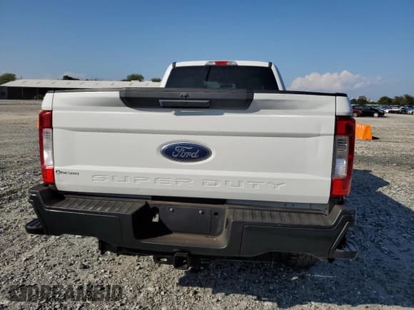 ✅ 2018 Ford F-250 XL • VIN: 1FT7X2B64JEB71166 • Lot: 90377395. Wystawiony na Copart z przebiegiem 174 366 mil. Bezpłatny archiwum sprzedaży aukcyjnych z USA i szczegółowy raport historii pojazdu na DreamBid. Zdjęcie 6.
