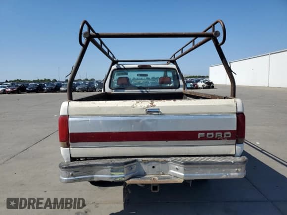 ✅ 1996 Ford F-250 • VIN: 2FTHF25HXTCA32365 • Lot: 55565135. Listed on Copart with 373,610 mi. Free auction sales archive from the USA and detailed vehicle history report at DreamBid. Image 6.
