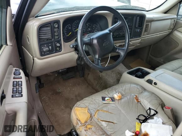✅ 2001 Chevrolet Suburban LS • VIN: 3GNFK16T91G281411 • Лот: 78589994. Опубликован ранее на Copart с пробегом 259 344 миль. Бесплатный доступ к архиву аукционных продаж из США и подробный отчёт об истории автомобиля на DreamBid. Изображение 8.