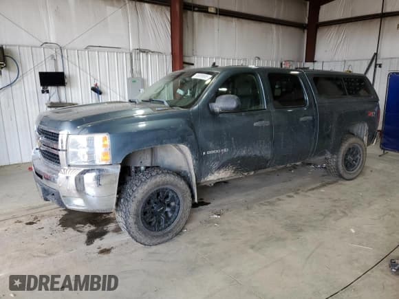 ✅ 2007 Chevrolet Silverado 2500HD 2LT • VIN: 1GCHK23677F540588 • Lot: 65809695. Wystawiony na Copart z przebiegiem 198 886 mil. Bezpłatny archiwum sprzedaży aukcyjnych z USA i szczegółowy raport historii pojazdu na DreamBid. Zdjęcie 1.