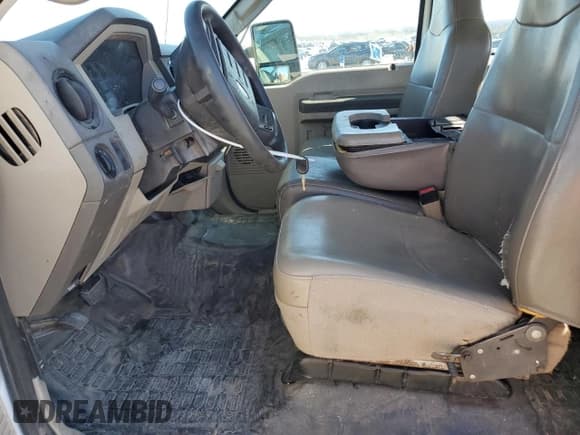 ✅ 2008 Ford F-250 XL • VIN: 1FTSX20R88EC82966 • Lot: 43568875. Listed on Copart with 330,345 mi. Free auction sales archive from the USA and detailed vehicle history report at DreamBid. Image 7.