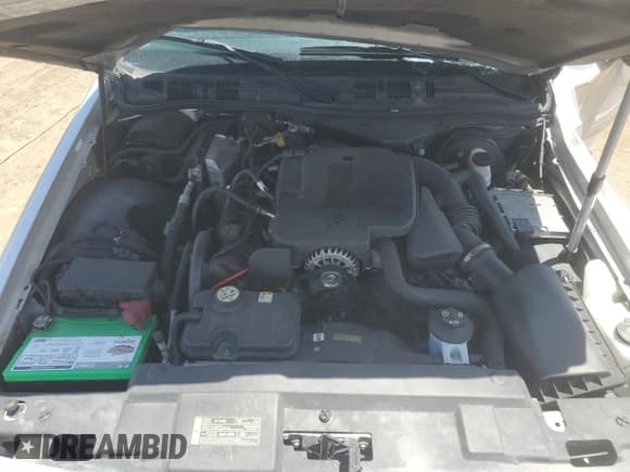 ✅ 2008 Ford Crown Victoria LX • VIN: 2FAFP74V08X102812 • Лот: 60500395. Опубликован ранее на Copart с пробегом 121 397 миль. Бесплатный доступ к архиву аукционных продаж из США и подробный отчёт об истории автомобиля на DreamBid. Изображение 11.