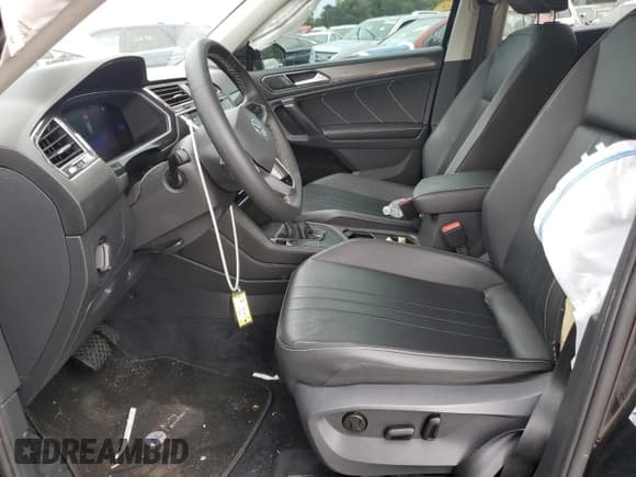 ✅ 2022 Volkswagen Tiguan SE • VIN: 3VV3B7AX9NM080108 • Lot: 81904505. Wystawiony na Copart z przebiegiem 39 524 mil. Bezpłatny archiwum sprzedaży aukcyjnych z USA i szczegółowy raport historii pojazdu na DreamBid. Zdjęcie 7.