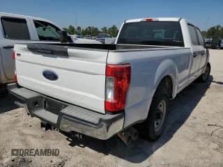 ✅ 2019 Ford F-350 XL • VIN: 1FT8W3AT3KEF01742 • Lot: 71810954. Wystawiony na Copart z przebiegiem 92 873 mil. Bezpłatny archiwum sprzedaży aukcyjnych z USA i szczegółowy raport historii pojazdu na DreamBid. Zdjęcie 3.