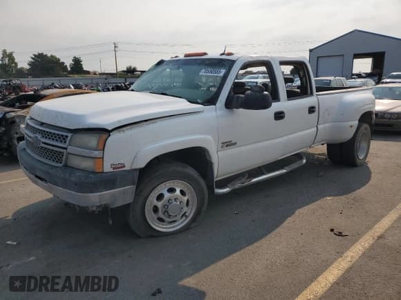 ✅ 2005 Chevrolet Silverado 3500 DRW LS • VIN: 1GCJK33255F903990 • Lot: 70550585. Listed on Copart with 177,060 mi. Free auction sales archive from the USA and detailed vehicle history report at DreamBid. Image 1.