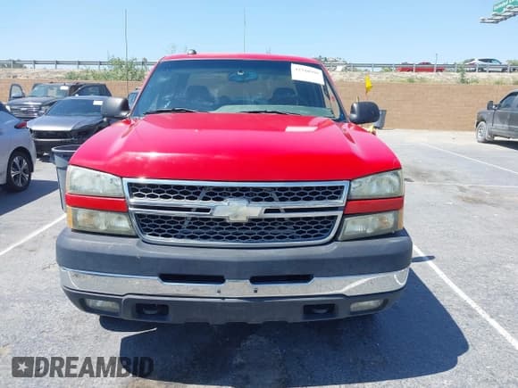 ✅ 2005 Chevrolet Silverado 2500HD LS • VIN: 1GCHK23U85F835517 • Lot: 42348998. Wystawiony na IAAI z przebiegiem 206 783 mil. Bezpłatny archiwum sprzedaży aukcyjnych z USA i szczegółowy raport historii pojazdu na DreamBid. Zdjęcie 12.