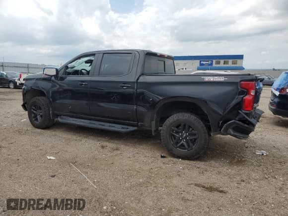 ✅ 2022 Chevrolet Silverado 1500 LT Trail Boss • VIN: 3GCUDFET1NG646193 • Lot: 62421255. Wystawiony na Copart z przebiegiem 32 343 mil. Bezpłatny archiwum sprzedaży aukcyjnych z USA i szczegółowy raport historii pojazdu na DreamBid. Zdjęcie 2.