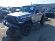 ✅ 2021 Jeep Wrangler Islander • VIN: 1C4GJXAN8MW601514 • Lot: 43403702. Wystawiony na IAAI z przebiegiem 41 567 mil. Bezpłatny archiwum sprzedaży aukcyjnych z USA i szczegółowy raport historii pojazdu na DreamBid. Zdjęcie 19.