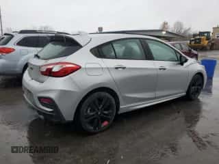 2018 Chevrolet Cruze LT с VIN 3G1BE6SM2JS650335, выставлен на аукционе Copart как лот 90653215 с пробегом 72 079 миль миль и Списание • Salvage title. История ставок и продаж доступна на DreamBid. Изображение 3.