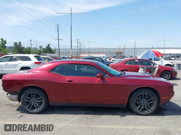 ✅ 2019 Dodge Challenger SXT • VIN: 2C3CDZGG1KH504522 • Lot: 42488677. Wystawiony na IAAI z przebiegiem 46 872 mil. Bezpłatny archiwum sprzedaży aukcyjnych z USA i szczegółowy raport historii pojazdu na DreamBid. Zdjęcie 14.