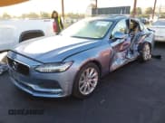 ✅ 2017 Volvo S90 Momentum • VIN: YV1A22MK7H1005718 • Lot: 43540013. Wystawiony na IAAI z przebiegiem 95 177 mil. Bezpłatny archiwum sprzedaży aukcyjnych z USA i szczegółowy raport historii pojazdu na DreamBid. Zdjęcie 2.