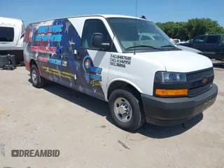 ✅ 2024 Chevrolet Express Cargo • VIN: 1GCWGBFP1R1246391 • Лот: 42869522. Опубликован ранее на IAAI с пробегом 7 030 миль. Бесплатный доступ к архиву аукционных продаж из США и подробный отчёт об истории автомобиля на DreamBid. Изображение 1.