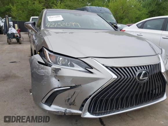 ✅ 2019 Lexus ES 350 • VIN: 58ABZ1B14KU030063 • Lot: 42152099. Wystawiony na IAAI z przebiegiem 71 017 mil. Bezpłatny archiwum sprzedaży aukcyjnych z USA i szczegółowy raport historii pojazdu na DreamBid. Zdjęcie 6.