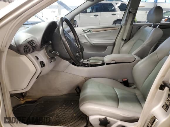 ✅ 2004 Mercedes-Benz C 230 Kompressor • VIN: WDBRF40J34A589162 • Lot: 54264684. Wystawiony na Copart z przebiegiem 190 807 mil. Bezpłatny archiwum sprzedaży aukcyjnych z USA i szczegółowy raport historii pojazdu na DreamBid. Zdjęcie 7.