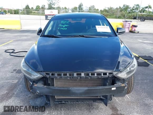 2018 Hyundai Elantra SE z VIN KMHD74LF7JU520433, wystawiony jako IAAI lot #43313148 z przebiegiem 81 063 mil mil oraz . Historia ofert i sprzedaży dostępna na DreamBid. Obrazek 12.