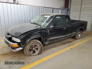 ✅ 2001 Chevrolet S-10 LS • VIN: 1GCCS19W518137894 • Лот: 51123925. Опубликован ранее на Copart с пробегом Не указан. Бесплатный доступ к архиву аукционных продаж из США и подробный отчёт об истории автомобиля на DreamBid. Изображение 1.
