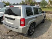 ✅ 2009 Jeep Patriot Sport • VIN: 1J8FT28B39D203658 • Lot: 71490195. Listed on Copart with 292,609 mi. Free auction sales archive from the USA and detailed vehicle history report at DreamBid. Image 4.