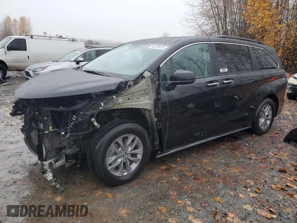 ✅ 2022 Toyota Sienna XLE • VIN: 5TDYSKFC3NS061230 • Lot: 92479515. Listed on Copart with 140,316 mi. Free auction sales archive from the USA and detailed vehicle history report at DreamBid. Image 1.