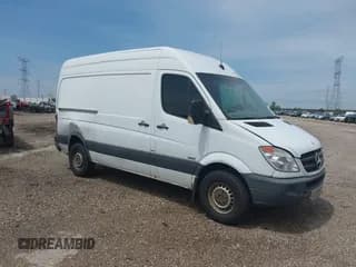 ✅ 2011 Mercedes-Benz Sprinter Cargo • VIN: WD3PE7CC3B5579628 • Lot: 42683942. Wystawiony na IAAI z przebiegiem 236 571 mil. Bezpłatny archiwum sprzedaży aukcyjnych z USA i szczegółowy raport historii pojazdu na DreamBid. Zdjęcie 1.