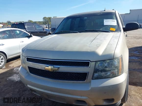 ✅ 2007 Chevrolet Suburban LT • VIN: 3GNFC16J27G294120 • Lot: 43577566. Listed on IAAI with 169,175 mi. Free auction sales archive from the USA and detailed vehicle history report at DreamBid. Image 12.