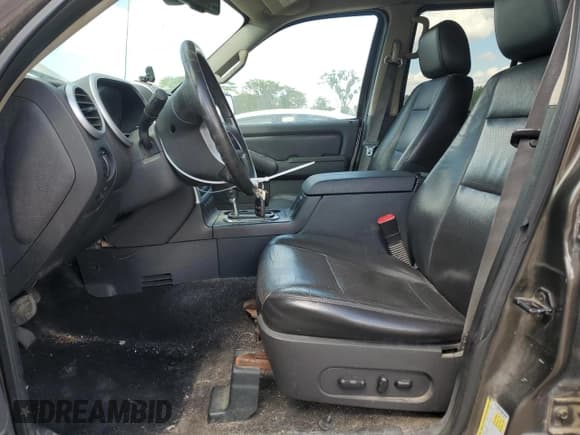 ✅ 2008 Mercury Mountaineer • VIN: 4M2EU47E58UJ08213 • Lot: 56718795. Wystawiony na Copart z przebiegiem 231 177 mil. Bezpłatny archiwum sprzedaży aukcyjnych z USA i szczegółowy raport historii pojazdu na DreamBid. Zdjęcie 7.