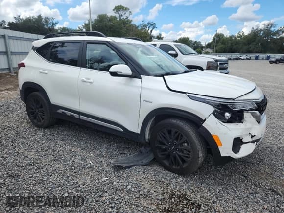 ✅ 2022 Kia Seltos Nightfall • VIN: KNDEUCA25N7253910 • Lot: 81253635. Listed on Copart with 52,071 mi. Free auction sales archive from the USA and detailed vehicle history report at DreamBid. Image 4.