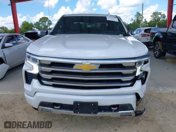 2025 Chevrolet Silverado 1500 with VIN 3GCUKJE87SG121977, listed as a IAAI auction lot 43239137 with 5,330 mi miles and . Bid and sale history available at DreamBid. Image 12.