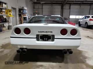 1990 Chevrolet Corvette with VIN 1G1YY2387L5118961, listed as a Copart auction lot 44390355 with 68,200 mi miles and Clean title. Bid and sale history available at DreamBid. Image 6.