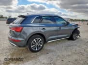 ✅ 2024 Audi Q5 S line Premium • VIN: WA1GAAFY4R2143365 • Lot: 92955345. Wystawiony na Copart z przebiegiem Nie podano. Bezpłatny archiwum sprzedaży aukcyjnych z USA i szczegółowy raport historii pojazdu na DreamBid. Zdjęcie 3.