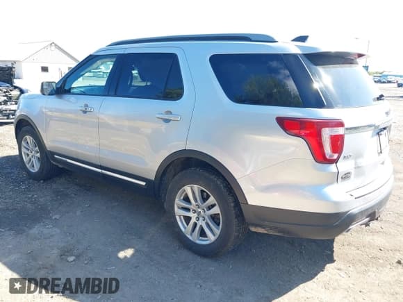 ✅ 2018 Ford Explorer XLT • VIN: 1FM5K8D85JGA34907 • Лот: 43328635. Опубликован ранее на IAAI с пробегом 98 655 миль. Бесплатный доступ к архиву аукционных продаж из США и подробный отчёт об истории автомобиля на DreamBid. Изображение 3.