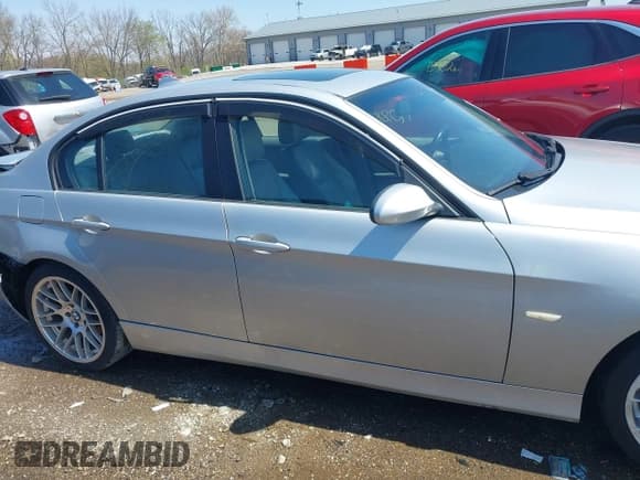 ✅ 2006 BMW 3 Series 325i • VIN: WBAVB13556PT00062 • Lot: 41912808. Listed on IAAI with 190,885 mi. Free auction sales archive from the USA and detailed vehicle history report at DreamBid. Image 13.