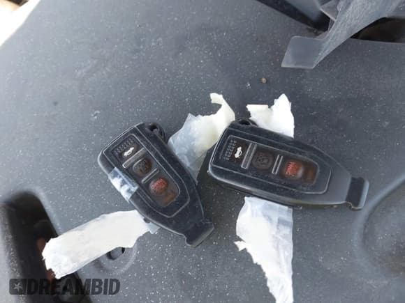 ✅ 2005 Lexus LS 430 • VIN: JTHBN36F950175487 • Lot: 43617050. Listed on IAAI with Not provided. Free auction sales archive from the USA and detailed vehicle history report at DreamBid. Image 11.