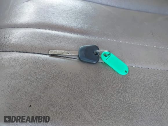 ✅ 2015 Chevrolet Express Cargo • VIN: 1GCWGGCF0F1184129 • Lot: 42705530. Listed on IAAI with 185,687 mi. Free auction sales archive from the USA and detailed vehicle history report at DreamBid. Image 11.