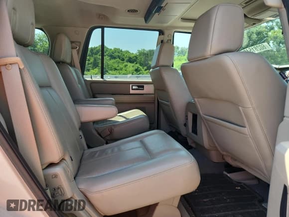 ✅ 2008 Ford Expedition Limited • VIN: 1FMFU205X8LA51775 • Lot: 60281545. Wystawiony na Copart z przebiegiem 157 354 mil. Bezpłatny archiwum sprzedaży aukcyjnych z USA i szczegółowy raport historii pojazdu na DreamBid. Zdjęcie 11.