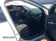 ✅ 2018 Ford Explorer XLT • VIN: 1FM5K8D8XJGB30502 • Lot: 43449419. Wystawiony na IAAI z przebiegiem 142 428 mil. Bezpłatny archiwum sprzedaży aukcyjnych z USA i szczegółowy raport historii pojazdu na DreamBid. Zdjęcie 5.