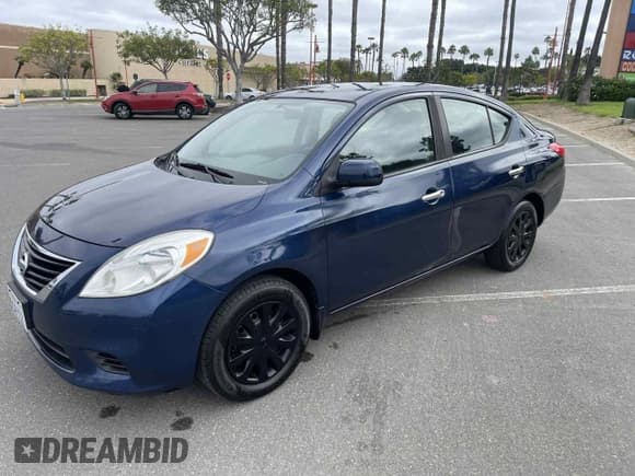 ✅ 2012 Nissan Versa SV • VIN: 3N1CN7AP7CL919782 • Лот: 60700735. Опубликован ранее на Copart с пробегом 126 588 миль. Бесплатный доступ к архиву аукционных продаж из США и подробный отчёт об истории автомобиля на DreamBid. Изображение 2.