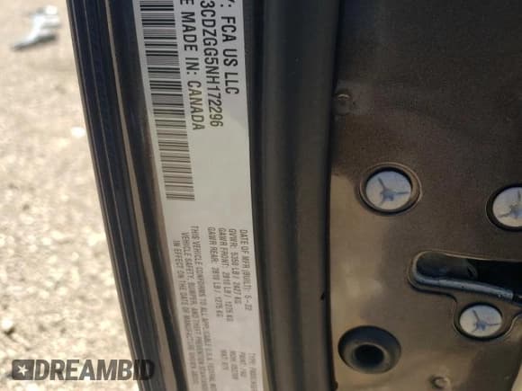 ✅ 2022 Dodge Challenger SXT • VIN: 2C3CDZGG5NH172296 • Lot: 58321554. Wystawiony na Copart z przebiegiem Nie podano. Bezpłatny archiwum sprzedaży aukcyjnych z USA i szczegółowy raport historii pojazdu na DreamBid. Zdjęcie 12.