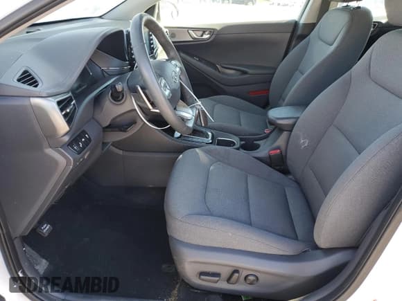 ✅ 2020 Hyundai Ioniq SE • VIN: KMHC75LC7LU200832 • Lot: 45350115. Wystawiony na Copart z przebiegiem 97 749 mil. Bezpłatny archiwum sprzedaży aukcyjnych z USA i szczegółowy raport historii pojazdu na DreamBid. Zdjęcie 7.