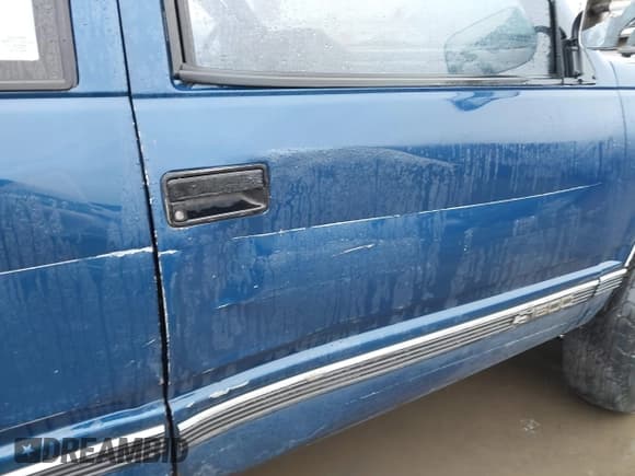 ✅ 1993 Chevrolet Silverado 1500 • VIN: 2GCEK19KXP1186381 • Lot: 43589229. Wystawiony na IAAI z przebiegiem 261 205 mil. Bezpłatny archiwum sprzedaży aukcyjnych z USA i szczegółowy raport historii pojazdu na DreamBid. Zdjęcie 20.